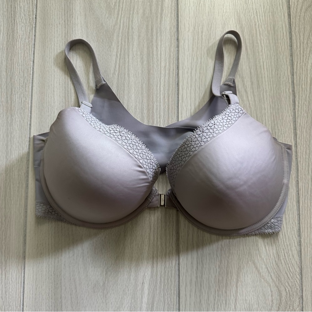 38DD Victoria’s Secret push-up Grey front closure stretchy soft comfortable band